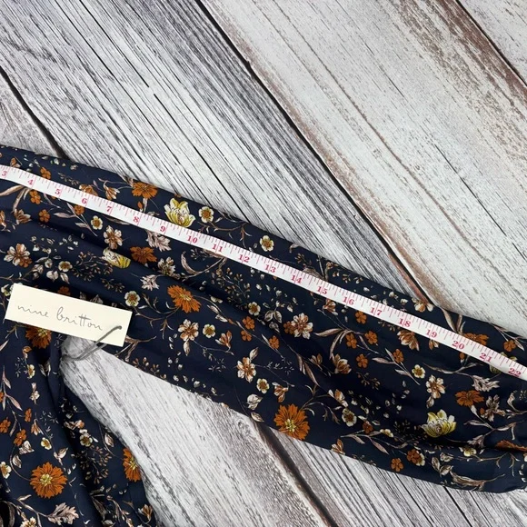 Nine Britton Cavanna Faux Wrap Blouse Size Medium - Picture 8 of 9